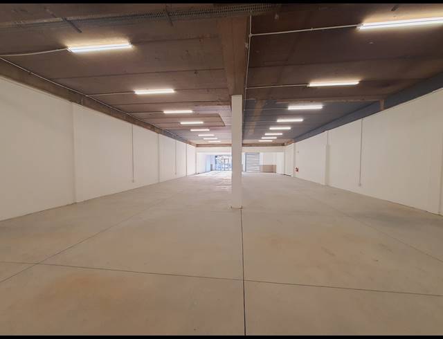 374M² WAREHOUSE TO LET IN HALFWAY HOUSE